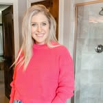 @mollyoshay profile picture